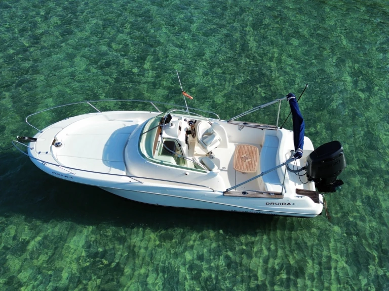 YachtCharter in Port d'Addaia (City) - Jeanneau Cap Camarat 7.5 WA auf SamBoat
