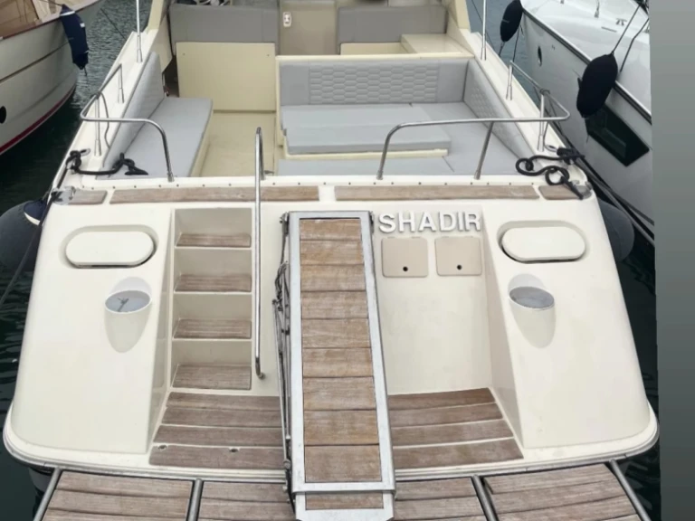 Motorboot mit oder ohne Skipper Riva mieten in Castellammare di Stabia