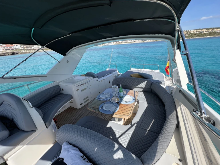 Motorboot mit oder ohne Skipper Fairline mieten in Mahón