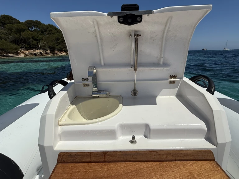 Schlauchboot mit oder ohne Skipper Ranieri mieten in Mandelieu-la-Napoule