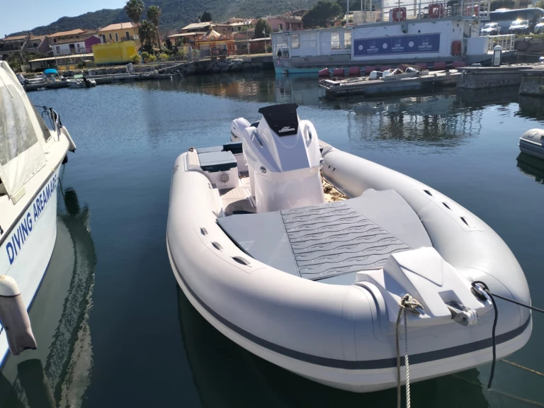 Schlauchboot mieten in Poltu Quatu - Mirimare Sunrise 7 easy