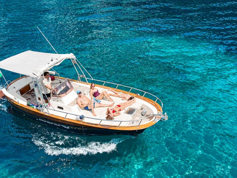 Ein Fratelli Aprea Sorrento 7,50 open cruise mieten in Amalfi