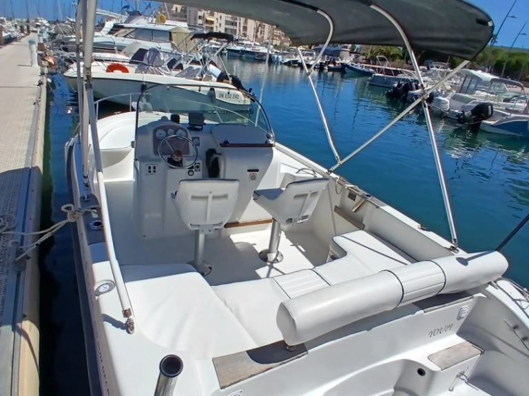 Motorboot mit oder ohne Skipper Bénéteau mieten in Bormes-les-Mimosas