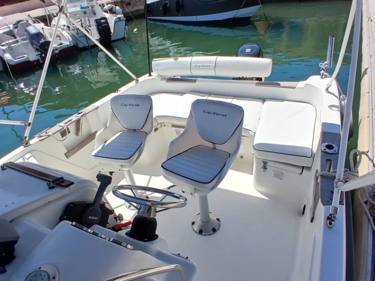 Motorboot mieten in Bormes-les-Mimosas zum besten Preis