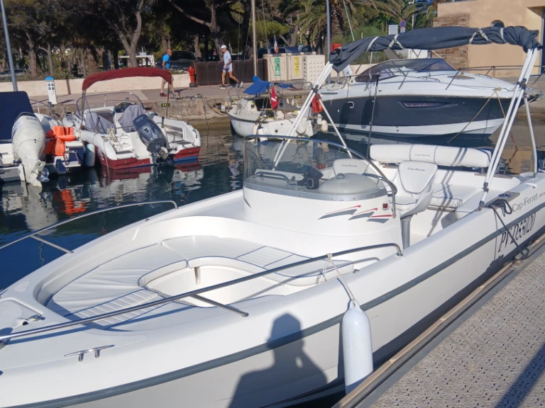 Ein Bénéteau Cap ferret 650 mieten in Bormes-les-Mimosas