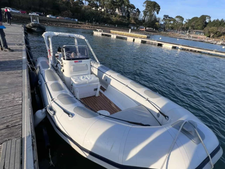 Schlauchboot mieten in Vannes - Valiant V-520