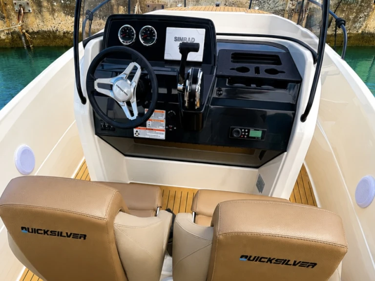 Vermietung Motorboot Quicksilver mit Führerschein