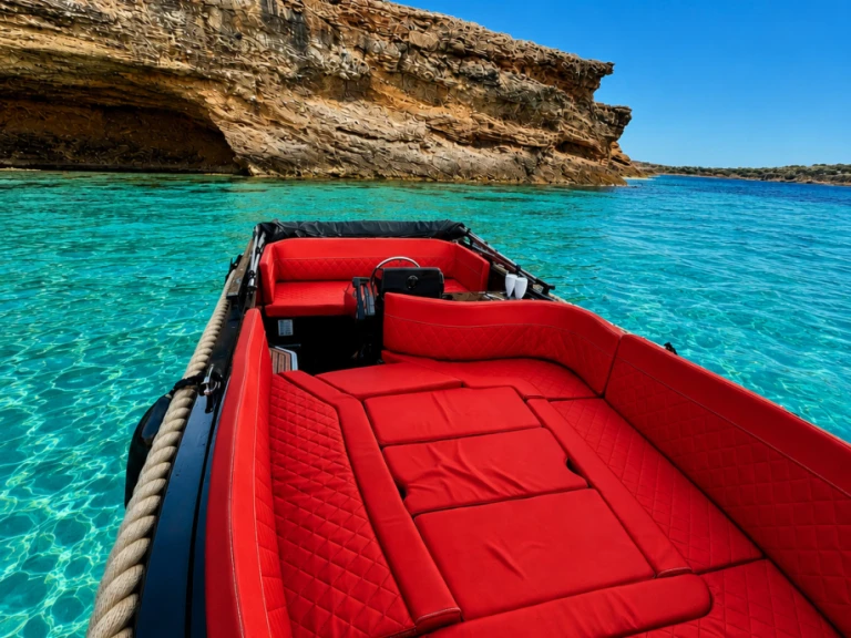 Motorboot mit oder ohne Skipper Silent Yachts mieten in Sant Antoni de Portmany