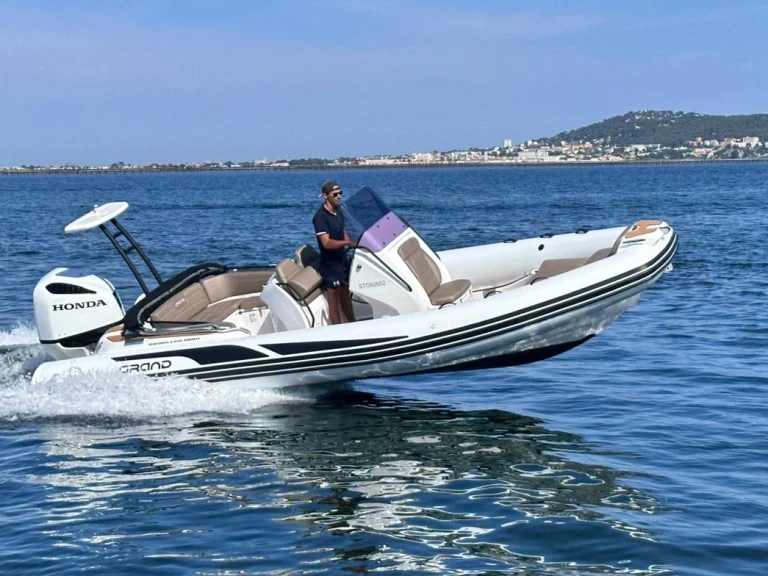 Ein Grand Boats golden line G680 mieten in Mèze