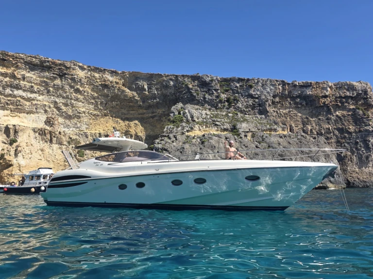 Motorboot mieten in St. Paul's Bay zum besten Preis