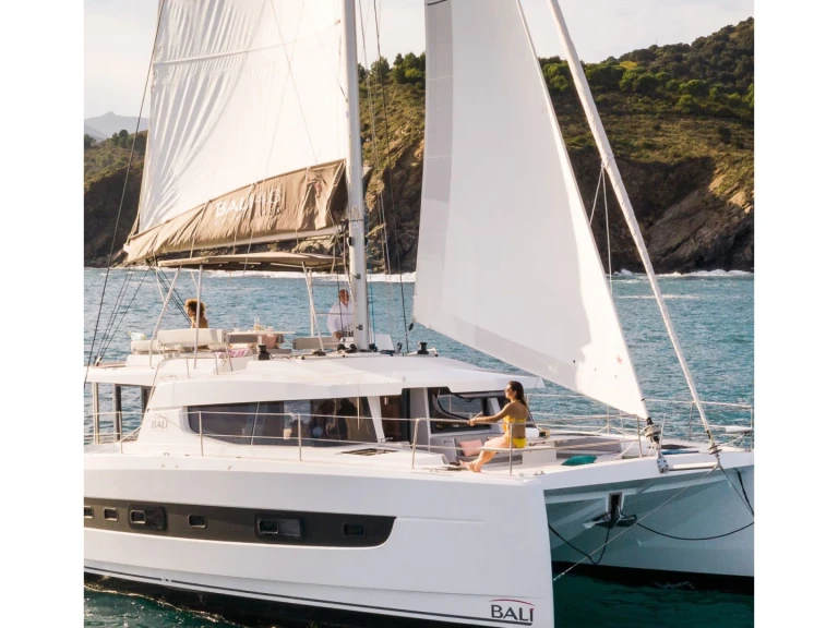 Katamaran mit oder ohne Skipper Bali mieten in Paraty
