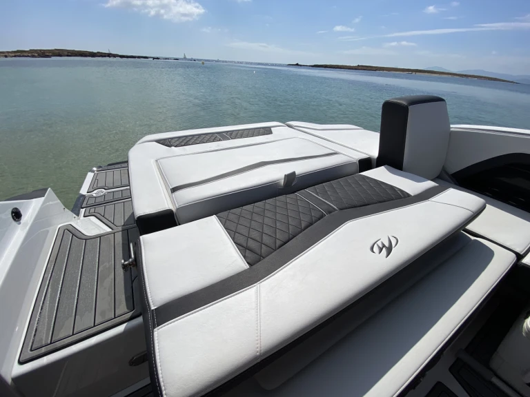 Motorboot mit oder ohne Skipper Monterey mieten in Ibiza Town