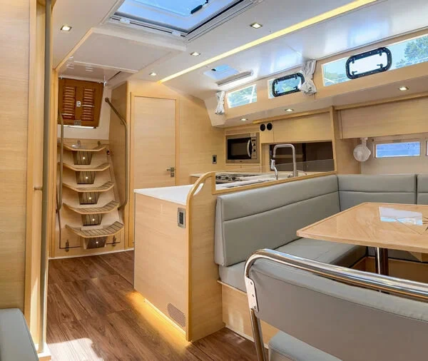 Vermietung Segelboot Delta Yacht mit Führerschein