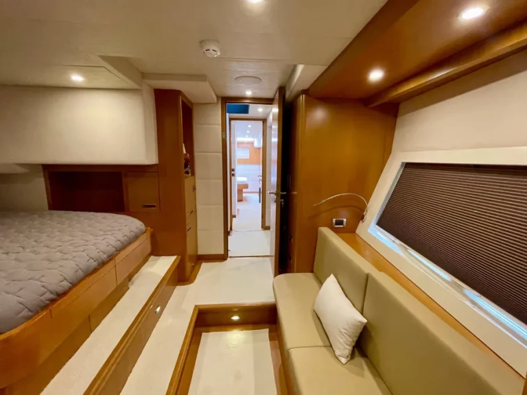 YachtCharter in Sant Antoni de Portmany -  Serenity 64 LUXE auf SamBoat