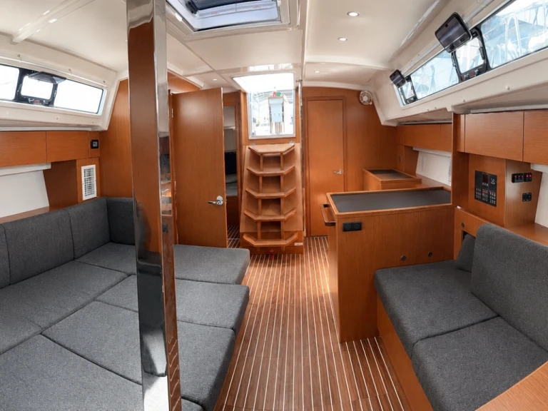 Ein Bavaria Bavaria C42 mieten in Álimos