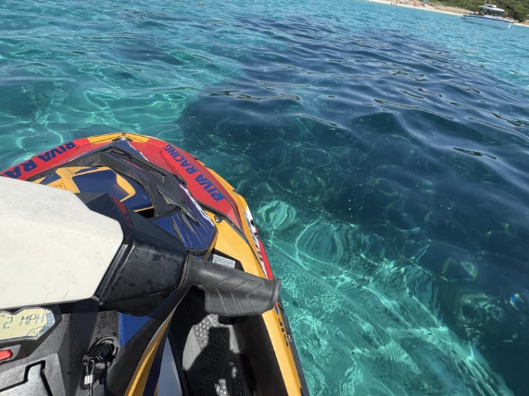 Ein Sea-Doo Spark mieten in Saint-Tropez