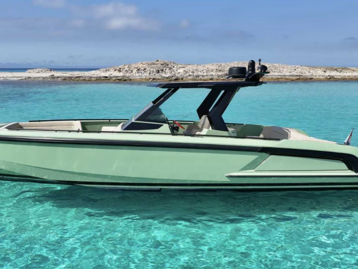 Vermietung Motorboot Vanquish mit Führerschein