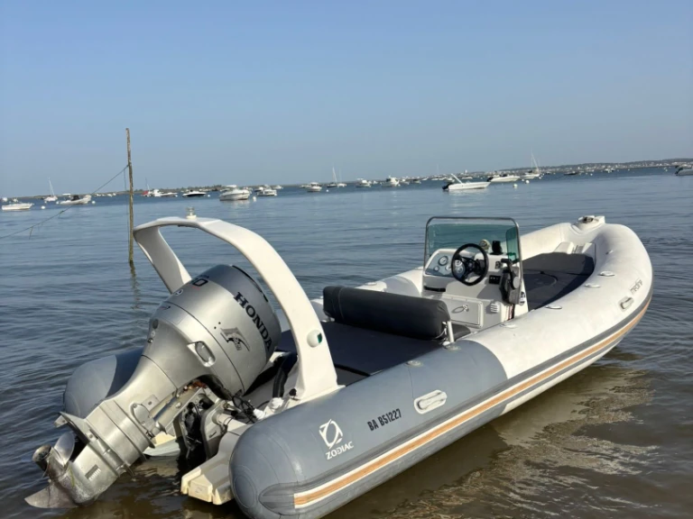 Vermietung Schlauchboot Zodiac mit Führerschein