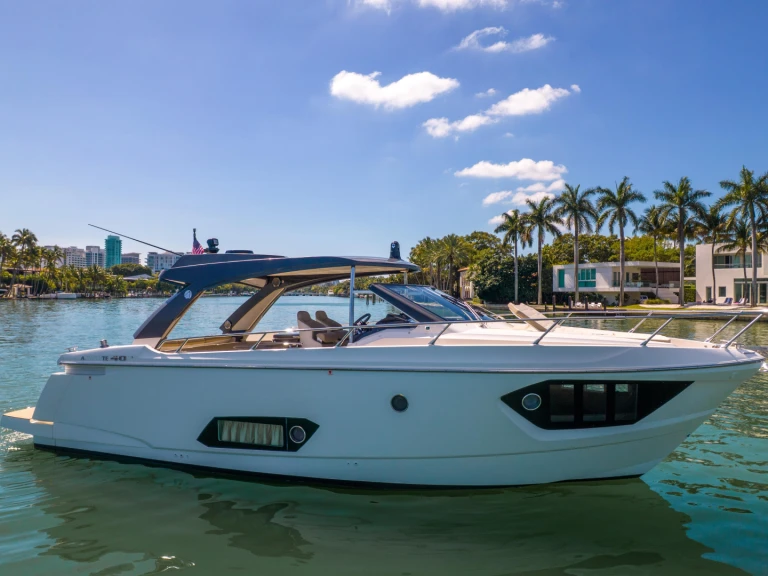 Absolute Yachts absolute 40 mieten Juan-les-Pins