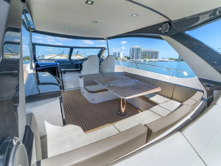 YachtCharter in Juan-les-Pins - Absolute Yachts absolute 40 auf SamBoat
