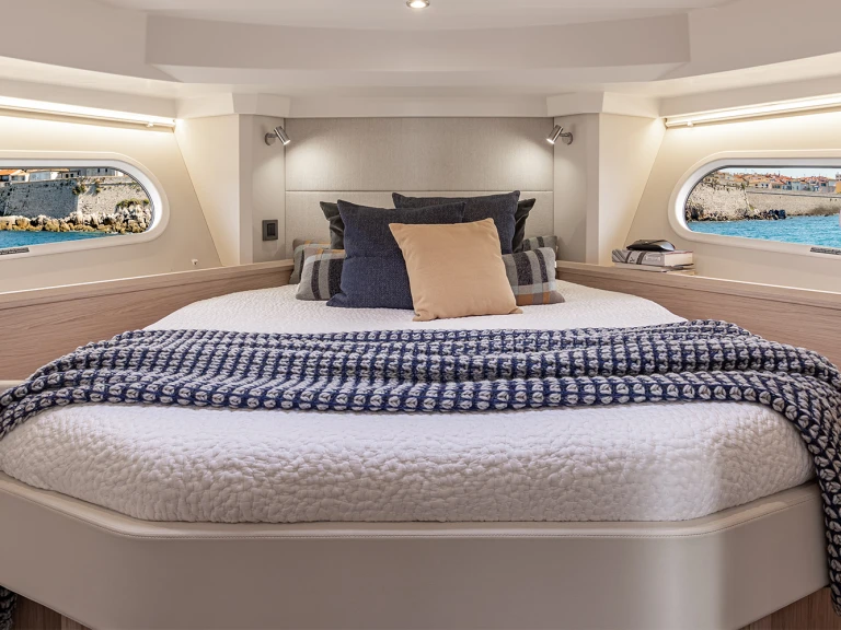 YachtCharter in Juan-les-Pins - Bénéteau Swift Trawler 41 Fly auf SamBoat