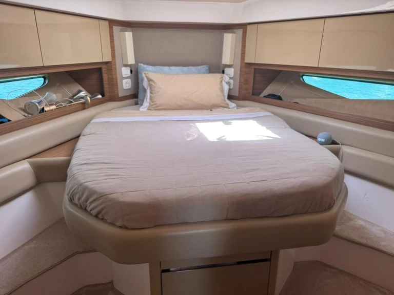 Yacht mit oder ohne Skipper Azimut mieten in Juan-les-Pins