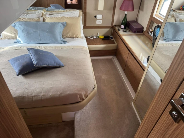 Vermietung Yacht Azimut mit Führerschein