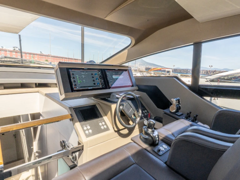 Bootsverleih Pershing 7x Neapel Samboat