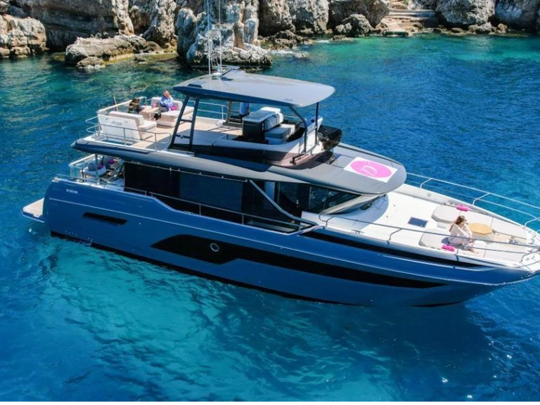 YachtCharter in Juan-les-Pins - Prestige Yachts prestige X60 auf SamBoat