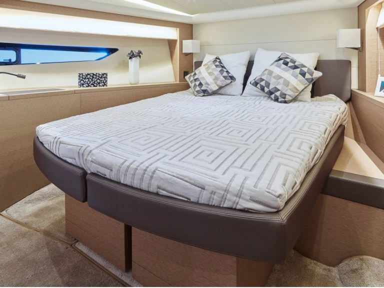 Vermietung Yacht Prestige Yachts mit Führerschein