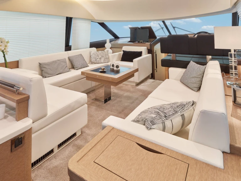 Yacht mieten in Golfe-Juan zum besten Preis
