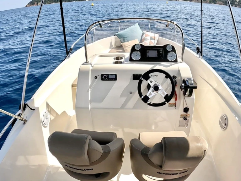 Motorboot mit oder ohne Skipper Quicksilver mieten in Antibes