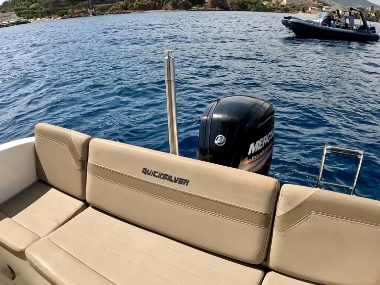 Motorboot mit oder ohne Skipper Quicksilver mieten in Antibes