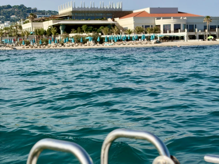 Motorboot mieten in Cannes zum besten Preis