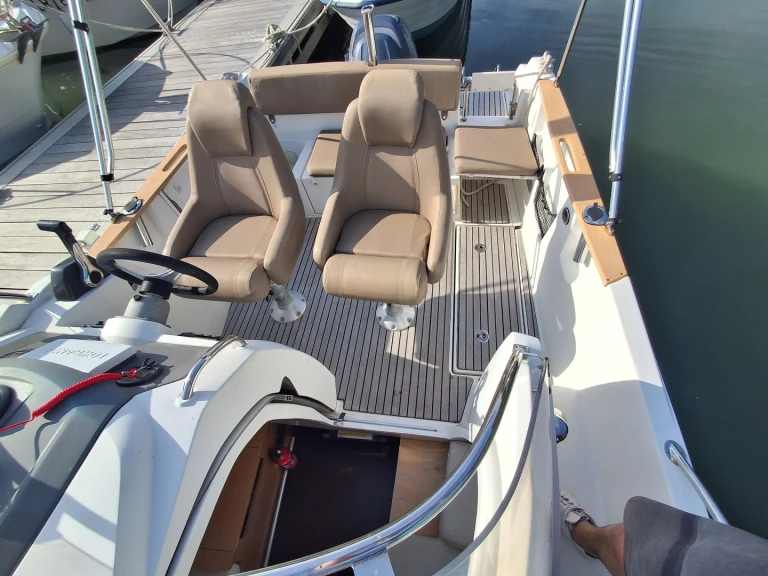 Vermietung Motorboot Jeanneau mit Führerschein