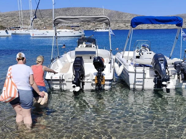 Motorboot mieten in Káto Goúves zum besten Preis
