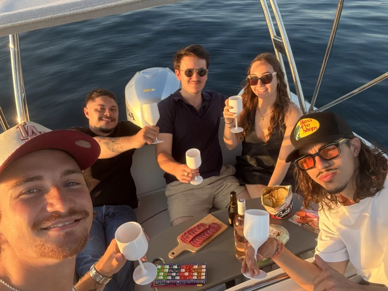 Ein Bwa Sport 22 GT mieten in Vieux Port Golfe-Juan