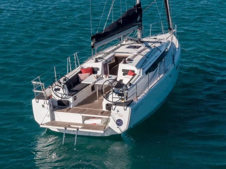 Boot mieten Hyères günstig Sun Odyssey 380