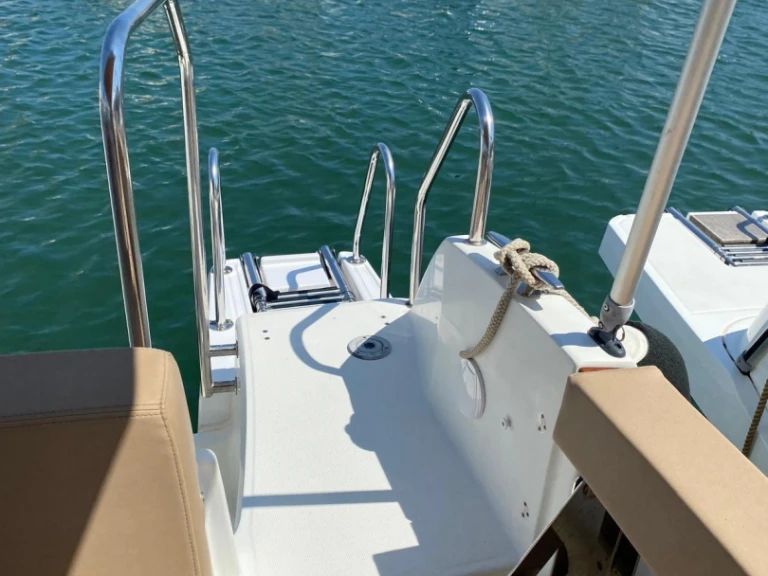 Motorboot mieten in Saint-Tropez - Jeanneau Cap Camarat 7.5 Open