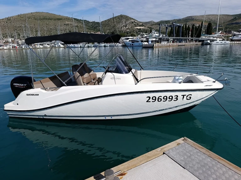 Vermietung Motorboot Quicksilver mit Führerschein