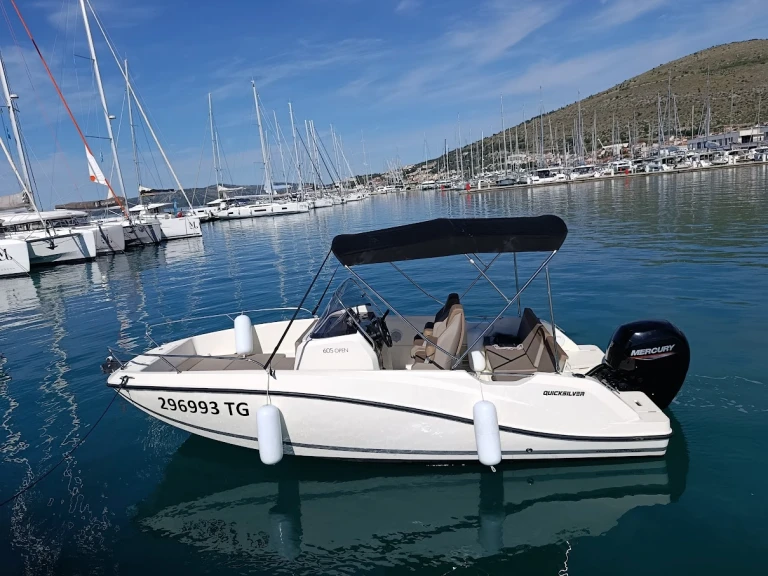 Motorboot mit oder ohne Skipper Quicksilver mieten in SCT Marina Trogir