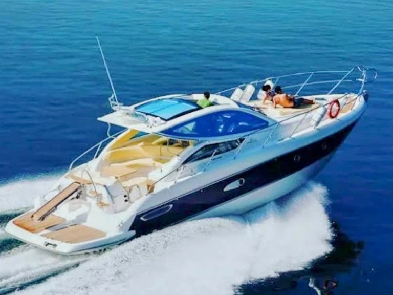 Ein Cranchi Mediterranee 43 mieten in Herceg Novi