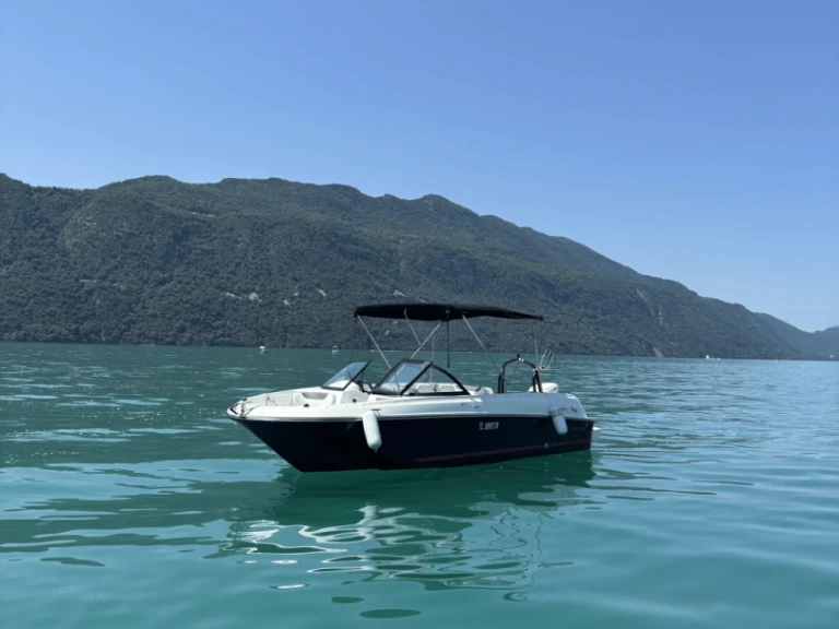 Motorboot mieten in Aix-les-Bains zum besten Preis