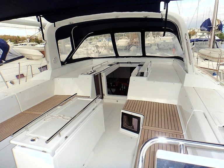YachtCharter in Lavrion - Bénéteau Oceanis 55 auf SamBoat