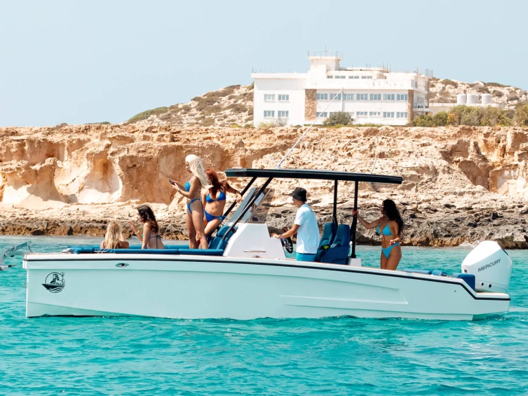Motorboot mieten in Ayia Napa Marina zum besten Preis