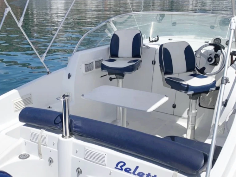 Motorboot mieten in Mandelieu-la-Napoule zum besten Preis