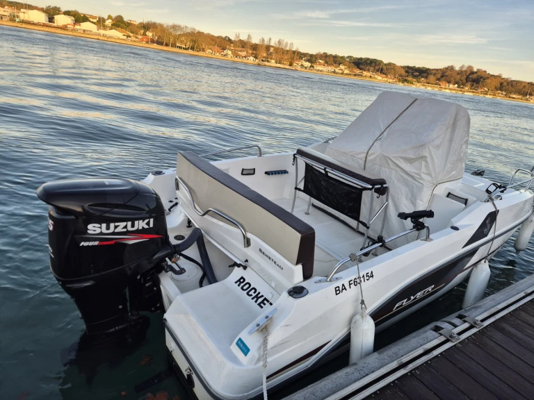 Motorboot mit oder ohne Skipper Bénéteau mieten in Saint-Jean-de-Luz