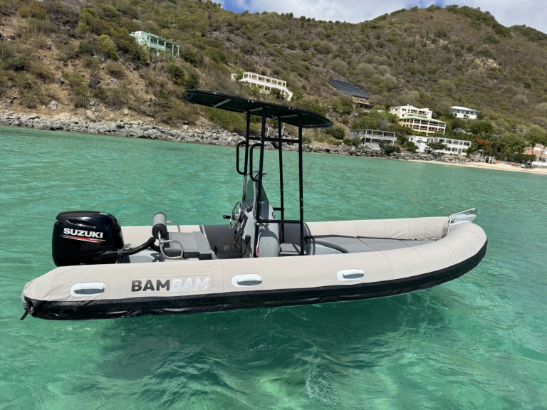 Schlauchboot mit oder ohne Skipper 3D Tender mieten in St. Martin