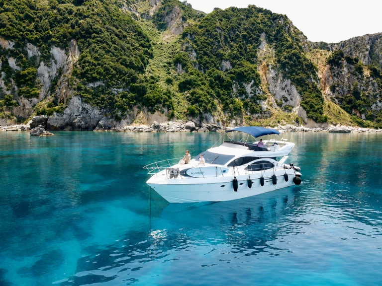 Motorboot mieten in Alimos Marina zum besten Preis