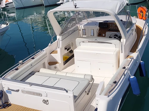 Ein Faeton Faeton 780 Sport mieten in Villeneuve-Loubet